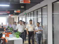 【市場動態(tài)】咸寧市領(lǐng)導(dǎo)一行蒞臨億維自動化考察交流！